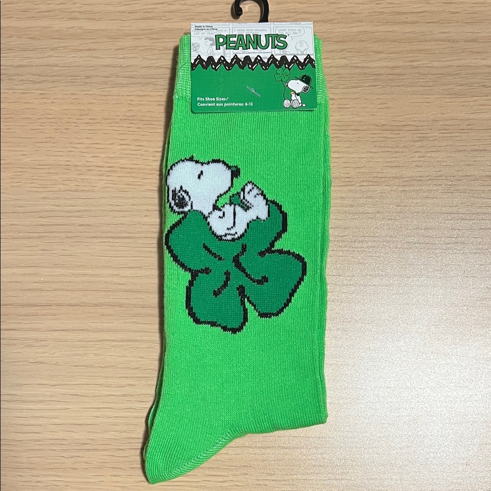 Peanuts Snoopy Bright Green St Patrick’s Day Casual Socks NWT